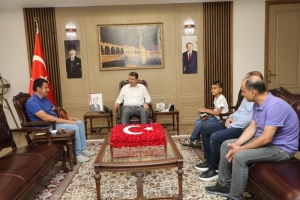 KULÜBÜMÜZDEN HAC VAZİFESİNİ YERİNE GETİREN VALİMİZE ZİYARET