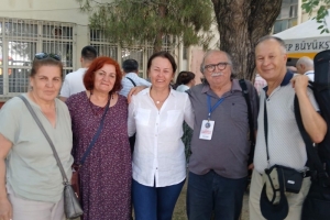 BİNALAR YIKILSA’DA KALPLER YAN YANA!