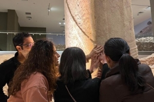 Görme Engelliler, Tarihi Beyaz Bastonlarıyla Keşfetti