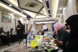 MÜZİK KURSU İÇİN İFTAR YEMEĞİNDE BİR ARAYA GELDİK!