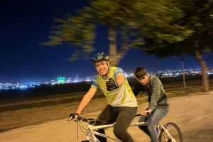 Tandem Bisikletlerle Engelleri Aştılar: Görme Engelliler İçin Özel Gece