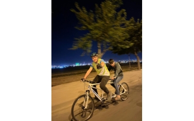 Tandem Bisikletlerle Engelleri Aştılar: Görme Engelliler İçin Özel Gece